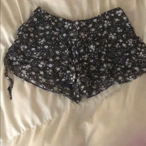 Blue floral pattern flowy shorts